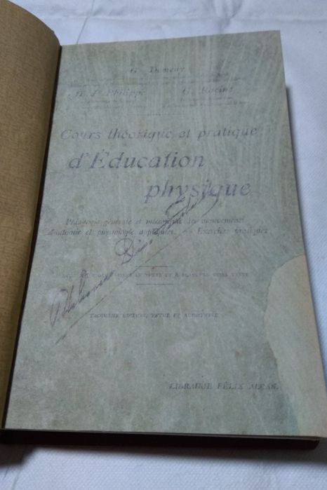 Cours Théorique et Pratique d' Éducation Physique