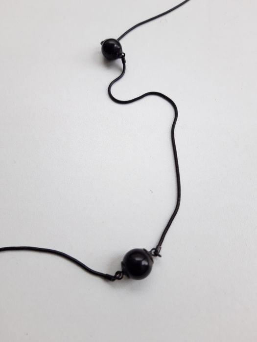 Colar preto com bolas pretas da Bijou Brigitte - NOVO!