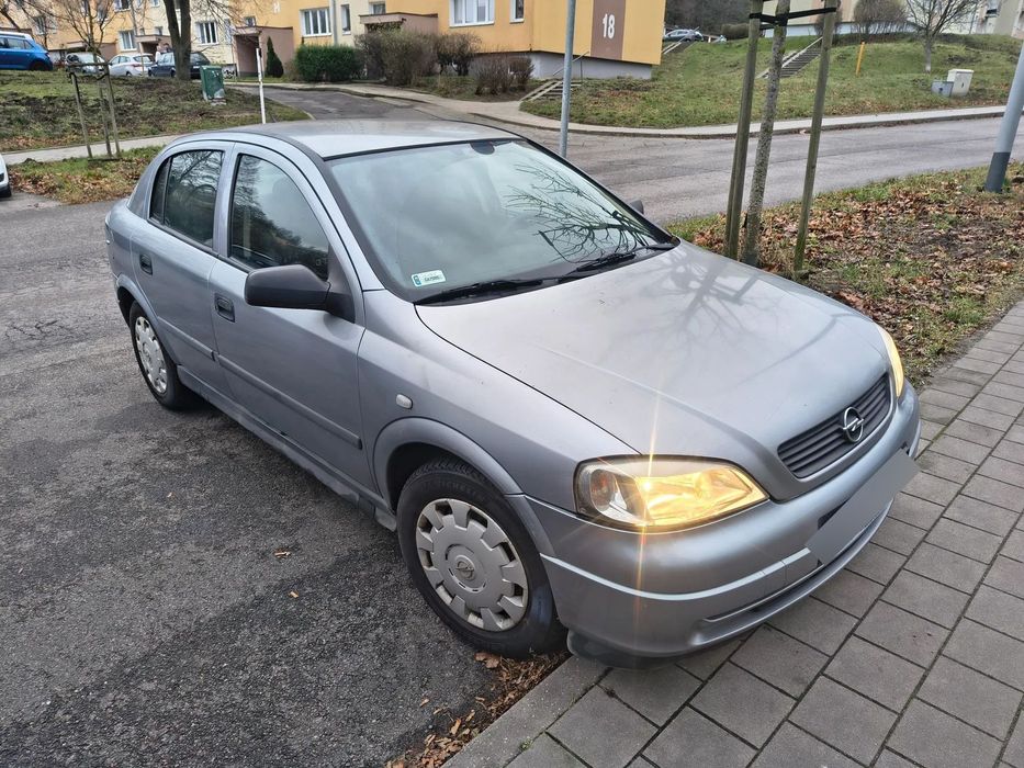 Opel Astra pierwszy właściciel, opony zimowe oraz letnie zakupione w 2024