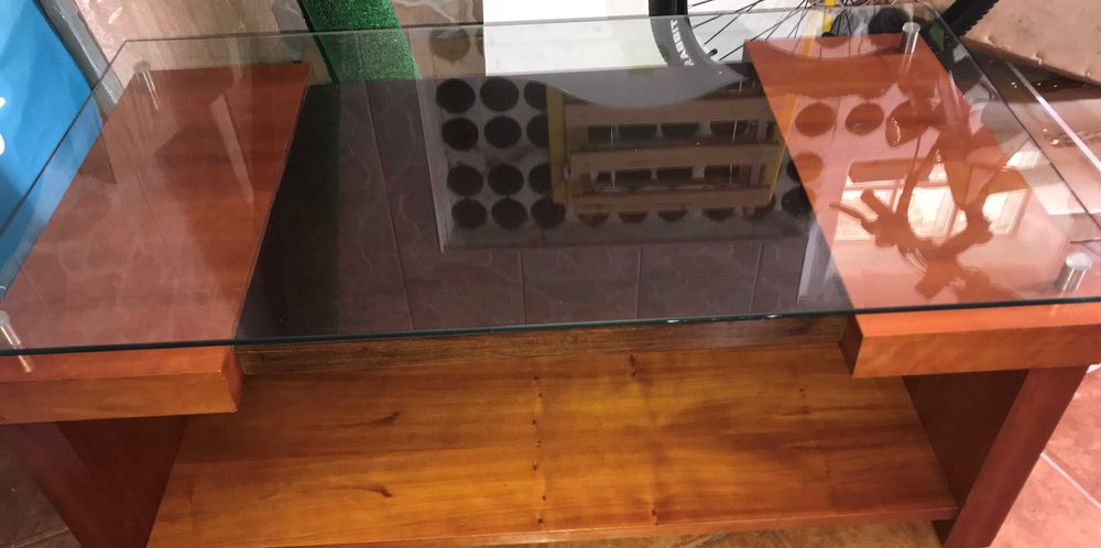 Mesa de centro em cerejeira