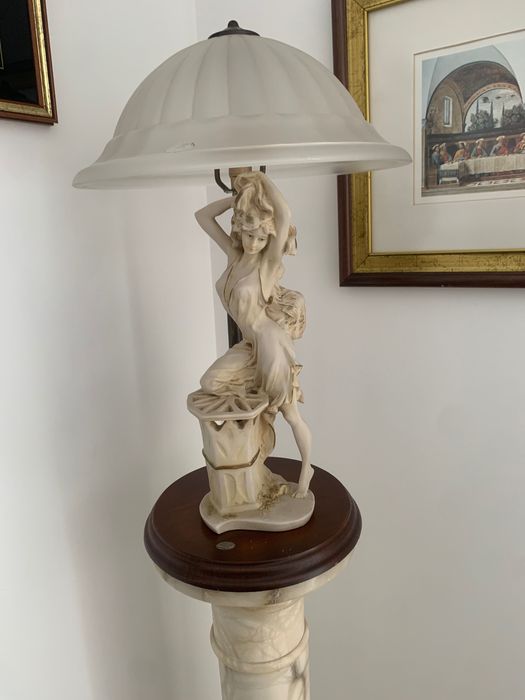 Candeeiro em porcelana