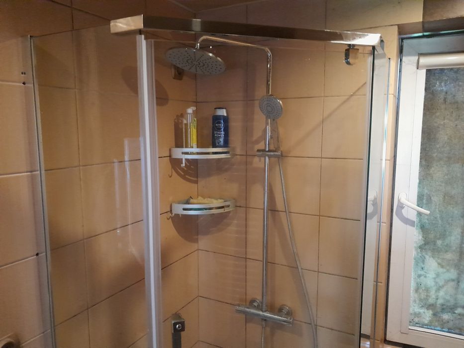 Kabina prysznicowa 90x90 z brodzikiem