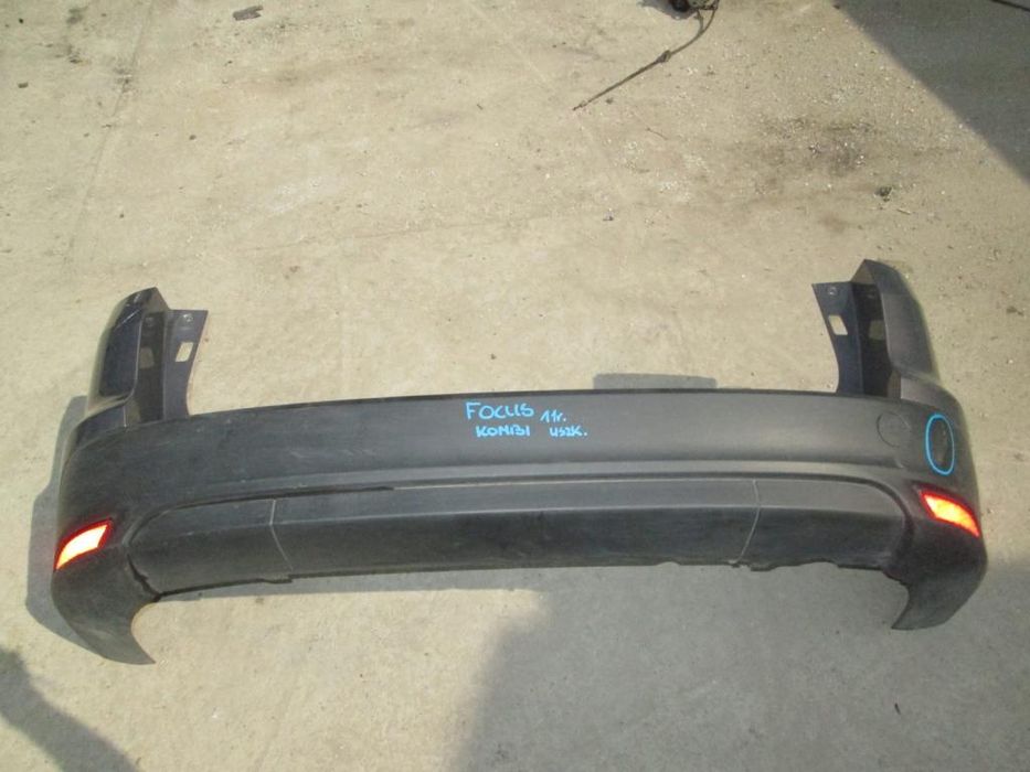 Zderzak Ford Focus 11r Kombi Combi tylny tył