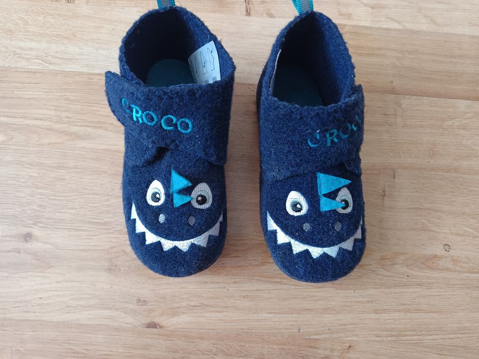 Nr353) buty trampki kapcie chłopięce r 25