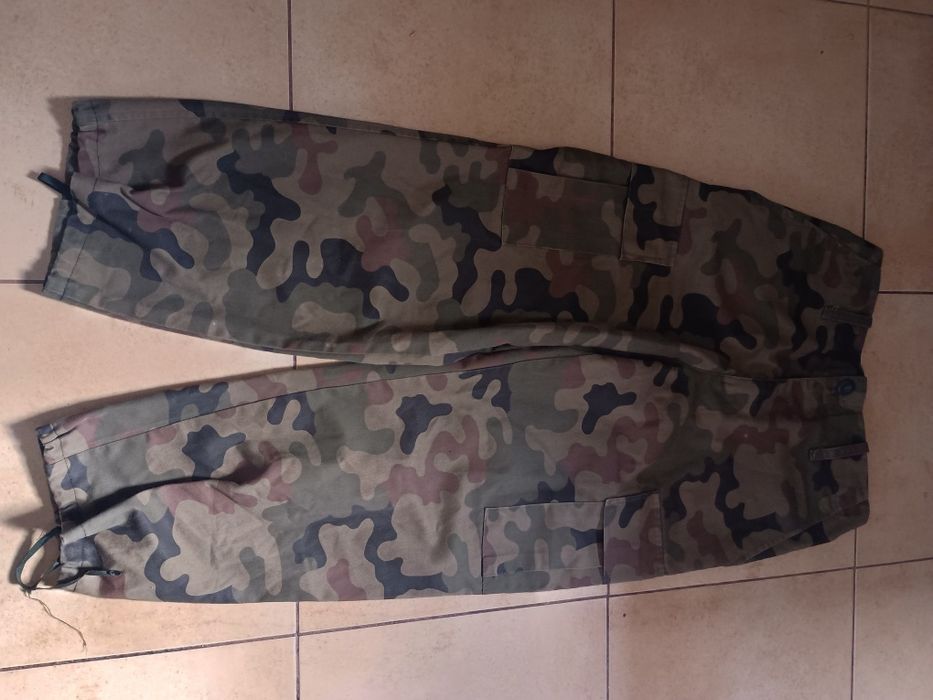 mundur harcerski moro rozmiar 146/152 (1xbluza , 2xspodnie)