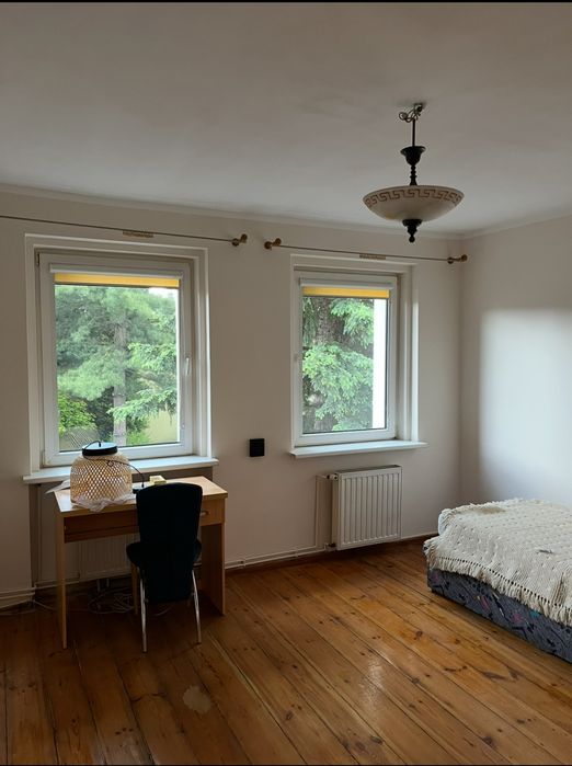 Duzy pokoj do wynajecia dla osoby pracujacej