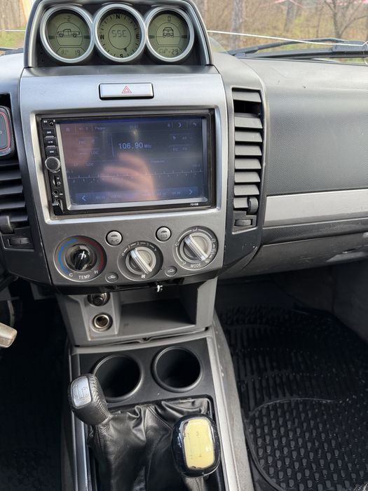 Пикап Ford Ranger 2.5 дизель 4*4 механика 2008 год