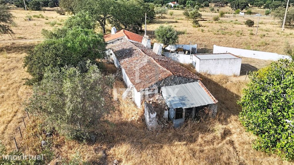 Quintinha com casa para recuperar em São Gregório,  Arraiolos