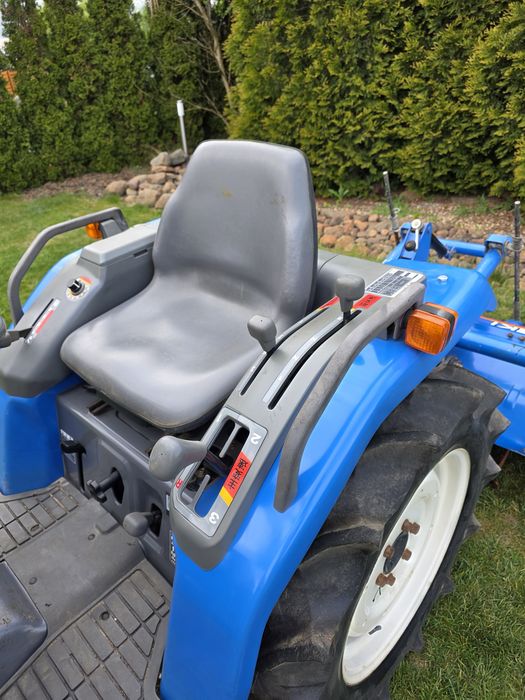 Iseki Sial 17KM 4x4 Oryginał PROMOCJA Ładowacz Glebogryzarka  / nie Kubota Yanmar  Mitsubishi