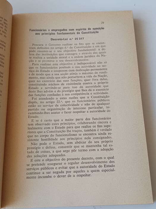 Funcionários civis (1974)