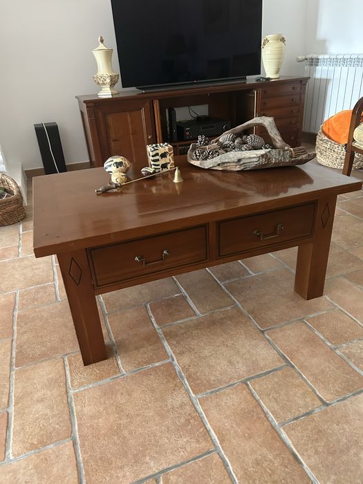 Mesa de centro em cerejeira
