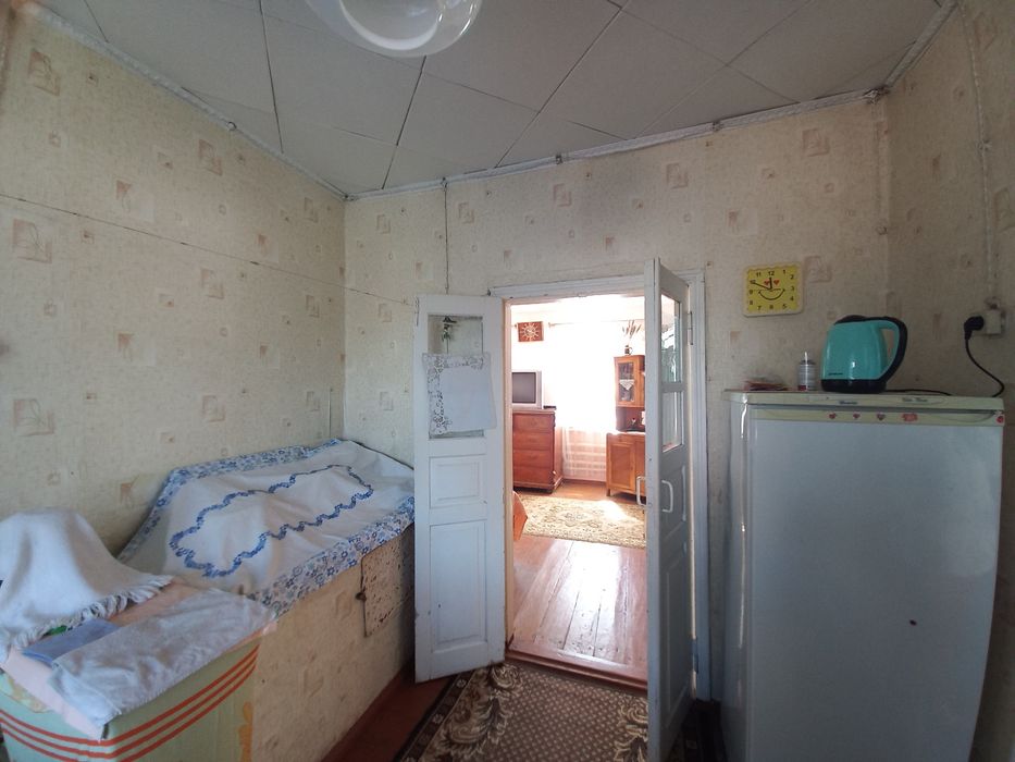 Продам дом на 4 ЗАРІЧНОМ.