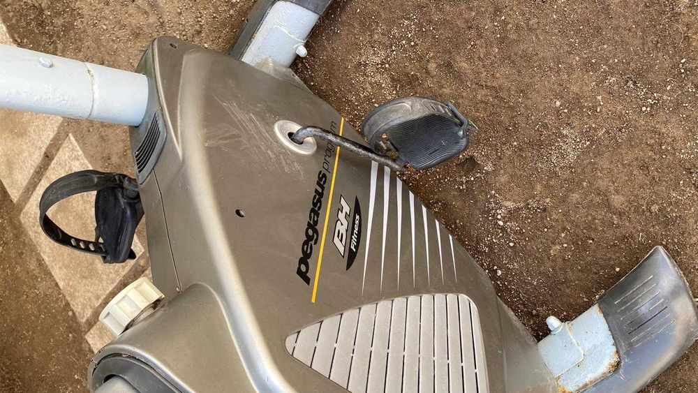 Bicicleta estática BH Fitness