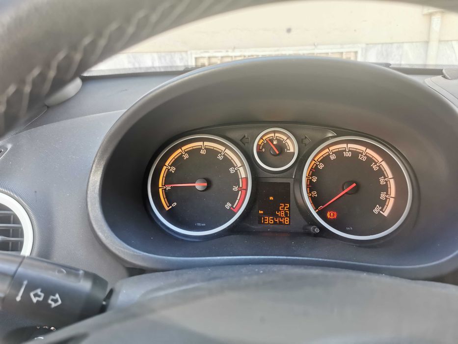 Opel corsa 1.4 Black Edition