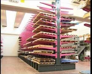 Консольний стелаж