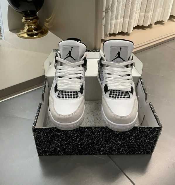 Buty sportowe "Jordan_4_Retro_Military_Black R.39