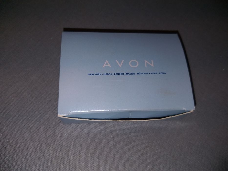 Srebrna naszyjnik z cyrkoniami Avon