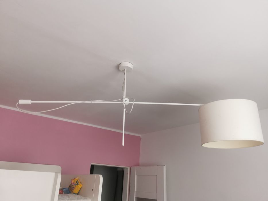Lampa sufitowa z wysięgnikiem / ramię obrotowe – nowoczesna biała

„L
