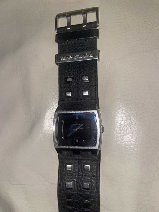 Relógio Rip Curl com bracelete em pele