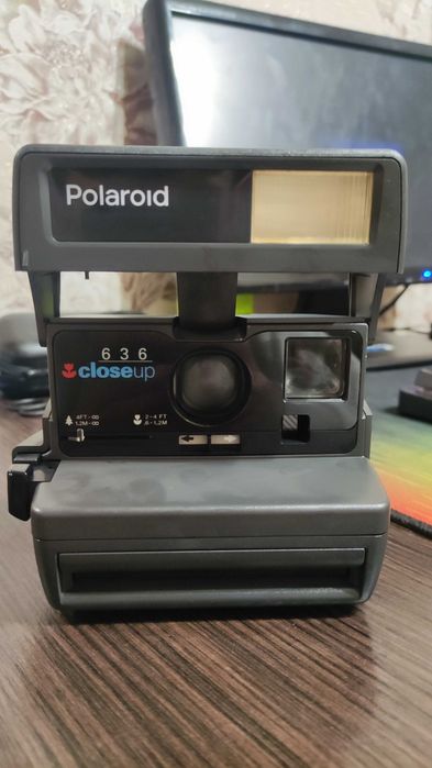 Фотоапарат полароїдний 636 closeup.