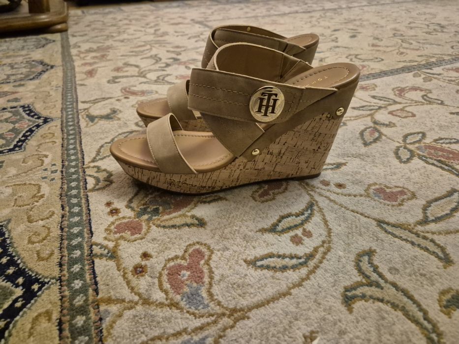 Нові босоножки Tommy Hilfiger 10M