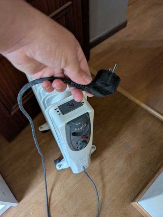Kunft aquecedor a óleo