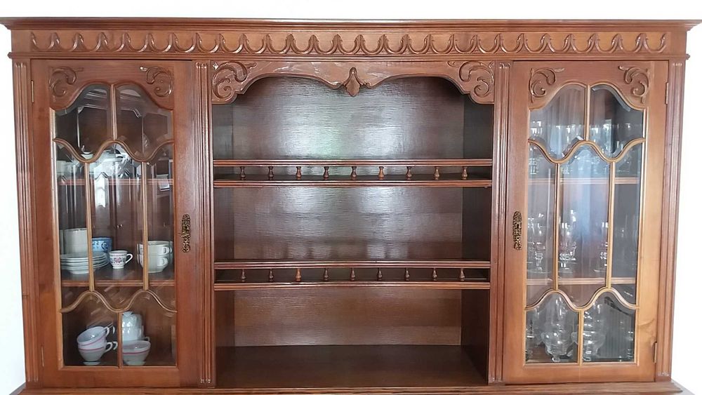 Móvel de sala jantar antigo