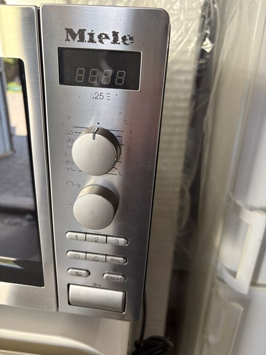 Мікрохвильова піч, микроволновка Miele M 625-1 EG з грилем  ( А180407 )