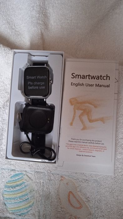 Zegarek elektroniczny 12 funkcji: dzwonienie, odczytywanie wiadomości.