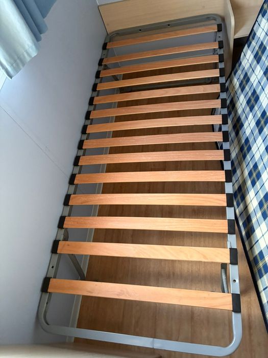 Oportunidade camas novas 140x190 e 90x190 com colchão incluído.