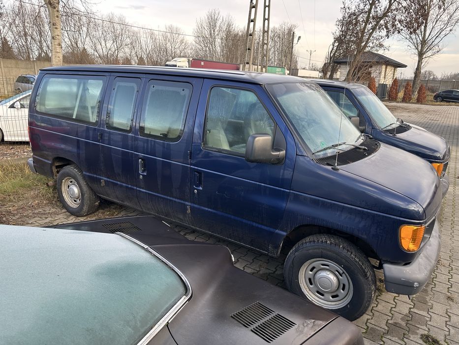 Ford E150 XLT Econoline 2 шт.