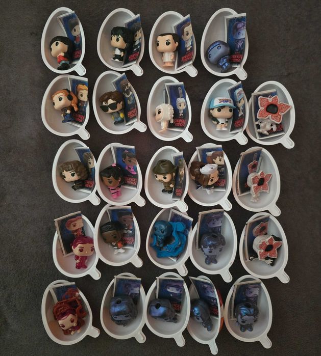 Colecção Stranger Things Kinder Joy