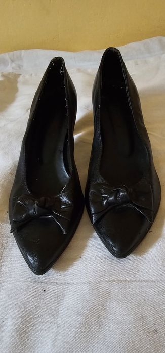 Czarne czółenka na niskim obcasie rozmiar 37