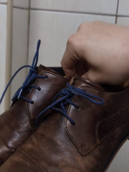 Buty obuwie 43 Bugatti brązowe kremowe naturalna skóra niskie e