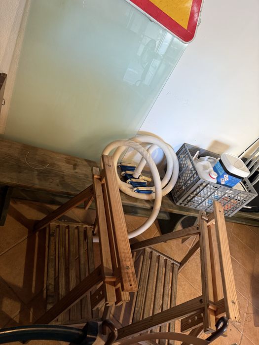 Mesa de vidro de arquitetura com tripes regulaveis