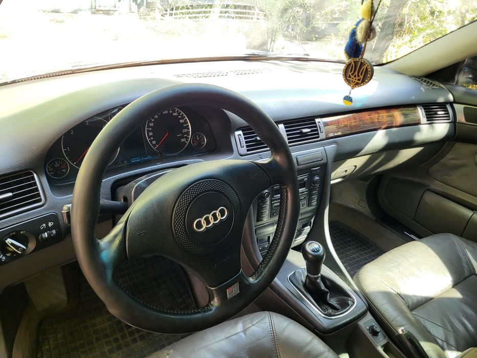 Audi 2.5  продам срочно