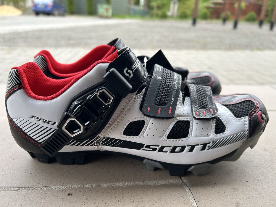 Продам контактне веловзуття