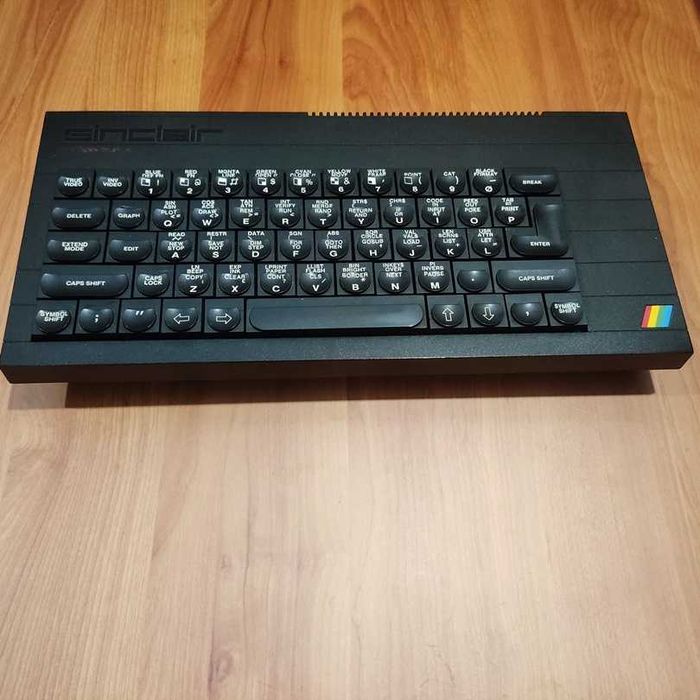 Sinclair ZX Spectrum+ Sem cabos nem transformador