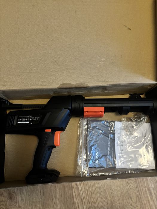 Акумуляторний пістолет для герметика Dnipro-M DSG-200 (без АКБ та ЗП)