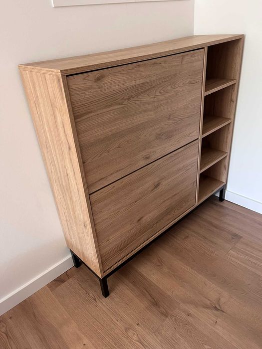 Sapateira em madeira