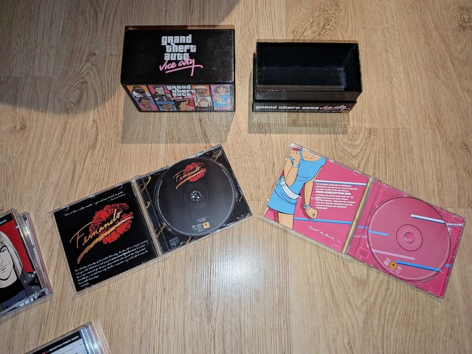 Rzadki Box z GTA Vice City - Komplet