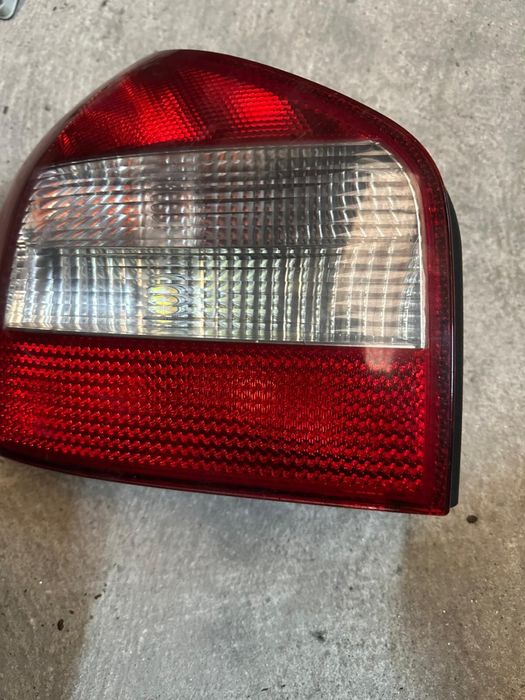 Farolim esquerdo audi a3 8l com base lampadas