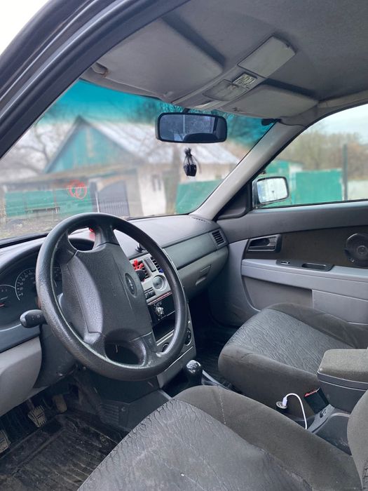 Продам машину Приору