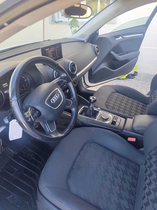 Audi A3 Sportback 1.6 TDI Ultra 110cv (2014) – Nacional – 1 Dono – Histórico Total na Audi