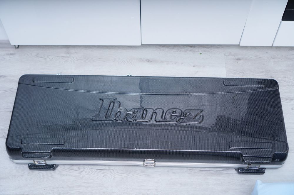 Ibanez premium carbon fiber deluxe molded case