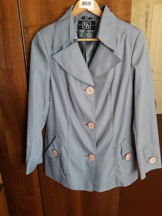 Продам ветровку 48-50 р