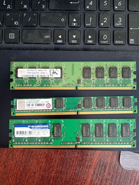 Оперативна пам'ять Hynix DDR2 2GB 800MHz (PC2-6400U) для ПК