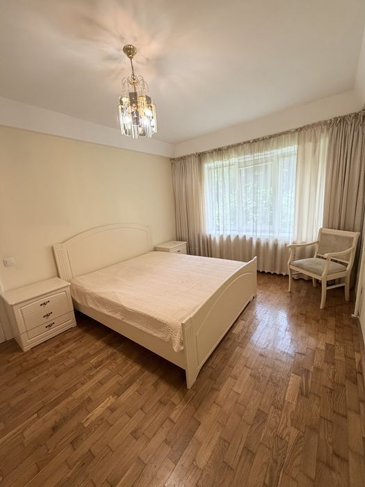 Продам 2к квартиру Печерский район Либідська Палац Украина В.Тютюнника 47