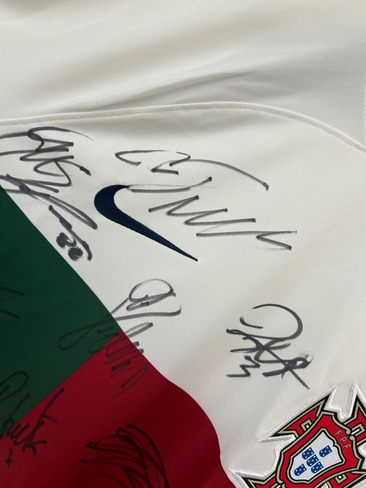 Camisola da Seleção de Portugal nova assinada pelo 11 titular - M/L