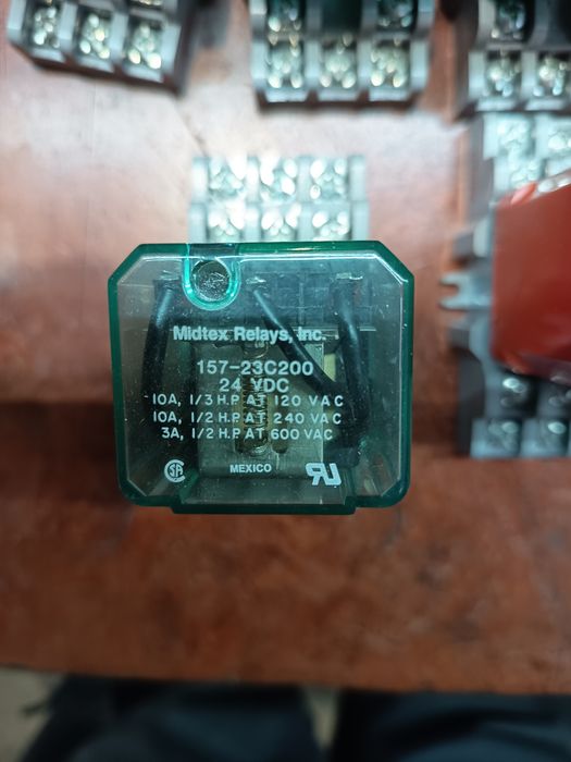 Relés 24 volts DC
